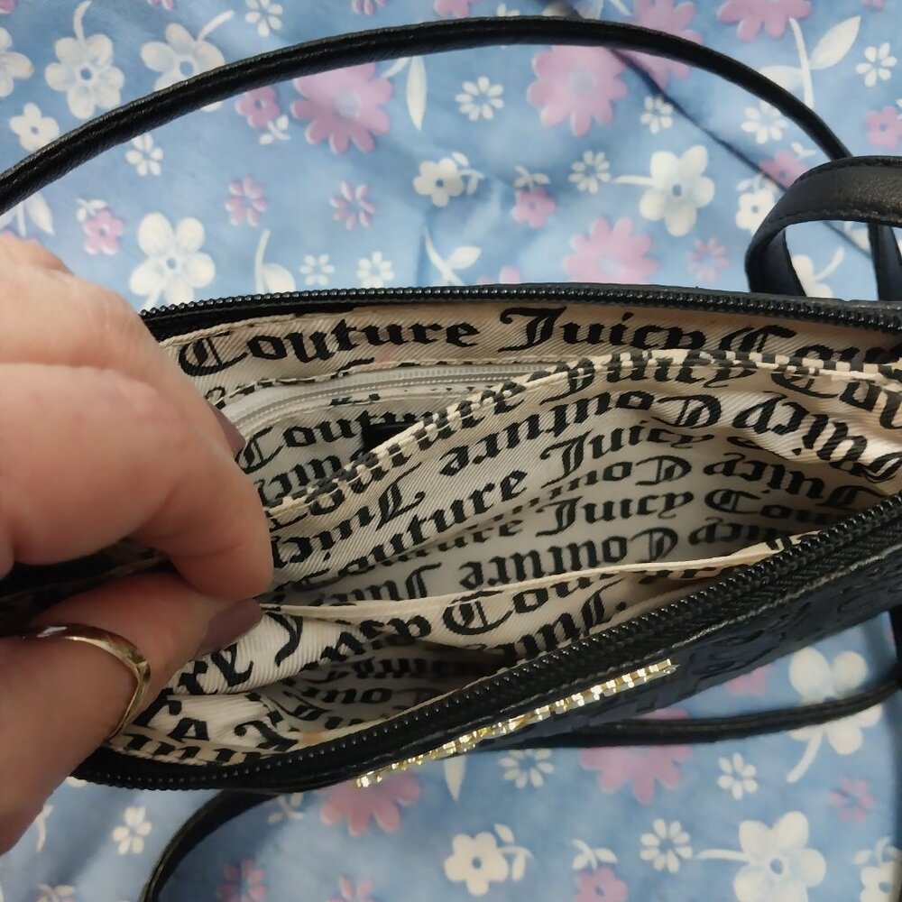 3195 Small Black Juicy Couture Crossbody Bag Purse. In Excellent Condition. - Picture 5 of 15